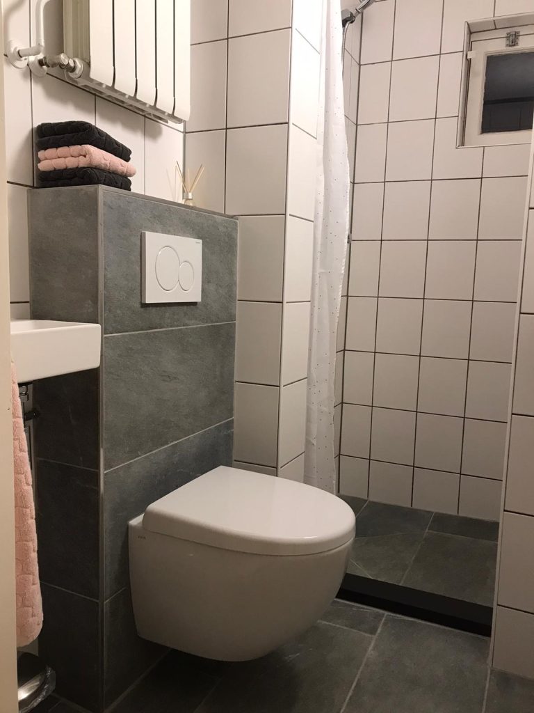 Kleinste complete badkamer wc